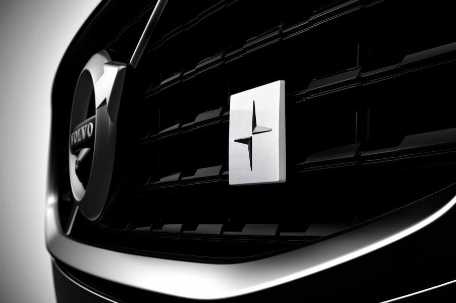 Логотип Volvo S60 T8 Polestar Engineered 2018 года  (WW) (фото 6 из 51)